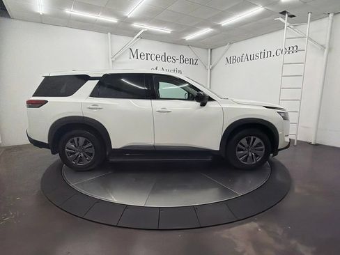 Used 2024 Nissan Pathfinder S FWD image 8