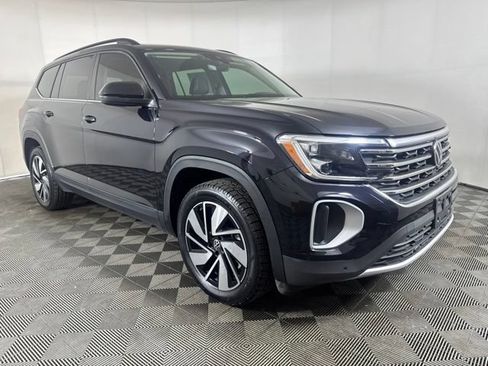 Certified 2024 Volkswagen Atlas SE w/ Panoramic Sunroof Package AWD/4WD image 1