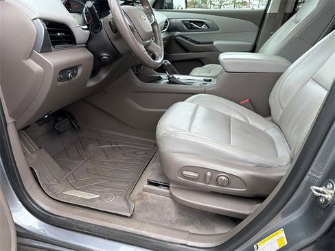 Used 2019 Chevrolet Traverse Premier w/ Driver Confidence II Package image 9