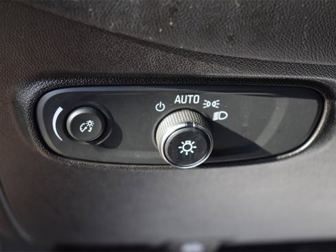 Used 2022 Chevrolet Equinox RS w/ Infotainment Package image 28