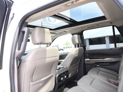 Used 2020 Ford Expedition Limited w/ Equipment Group 301A RWD image 12