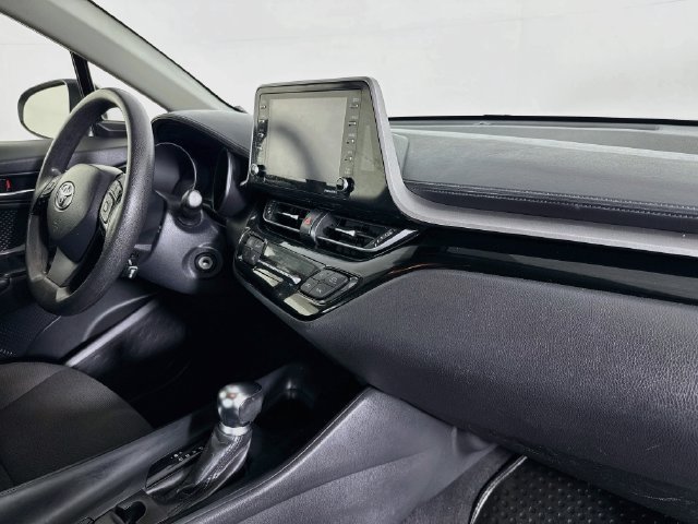 Used 2020 Toyota C-HR LE FWD image 26