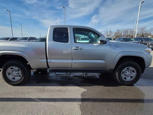Used 2023 Toyota Tacoma 2WD Access Cab image 4