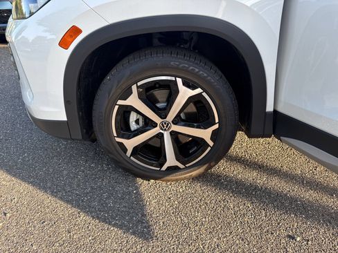 Certified 2026 Volkswagen Tiguan SE AWD/4WD image 28