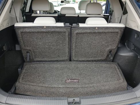 Used 2018 Volkswagen Tiguan SE w/ Panoramic Sunroof Package FWD image 19