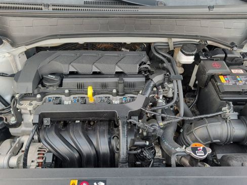 Used 2022 Hyundai Venue SEL FWD image 18