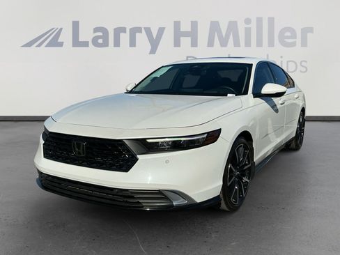 Used 2024 Honda Accord Touring image 1