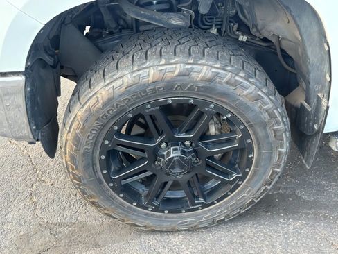 Used 2018 Toyota Tundra SR5 image 8