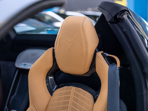 Used 2023 Chevrolet Corvette Stingray Preferred Conv w/ Z51 Performance Package RWD image 45