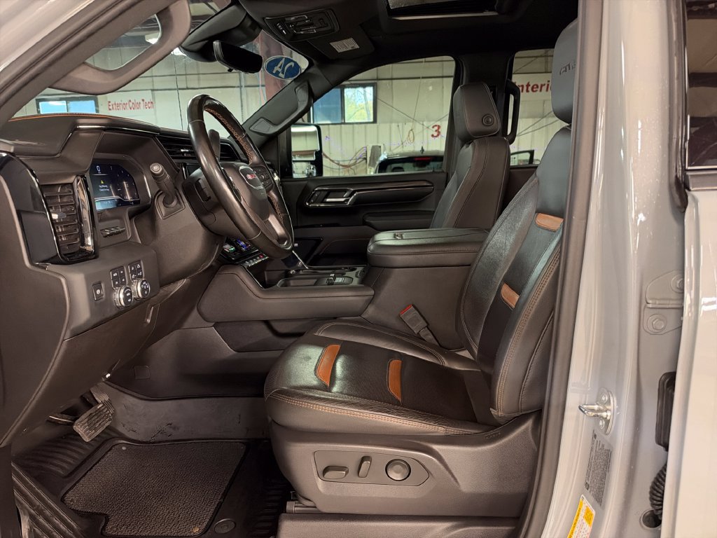Used 2024 GMC Sierra 3500 AT4 w/ AT4 Premium Plus Package AWD/4WD image 14