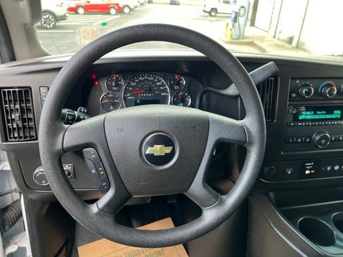 Used 2022 Chevrolet Express 2500 w/ Driver Convenience Package image 18