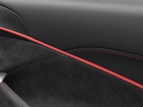 Certified 2022 Ferrari Roma RWD image 33