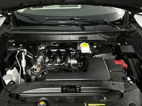 Used 2023 Nissan Pathfinder SV image 29