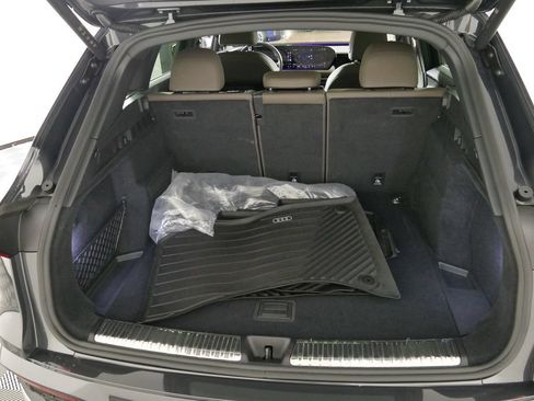 Used 2025 Audi Q5 Premium w/ Convenience Package AWD/4WD image 29