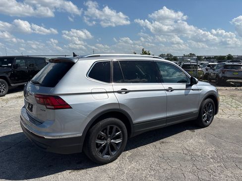 Used 2023 Volkswagen Tiguan SE AWD/4WD image 6