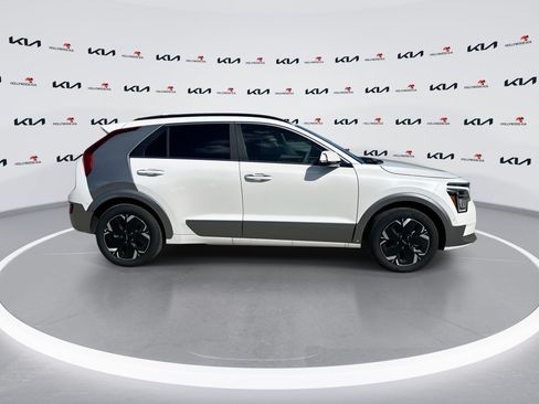 New 2025 Kia Niro Wave w/ Wave Preserve Package FWD image 9