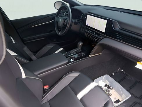 Used 2025 Toyota Camry SE w/ Multimedia Upgrade Package FWD image 33