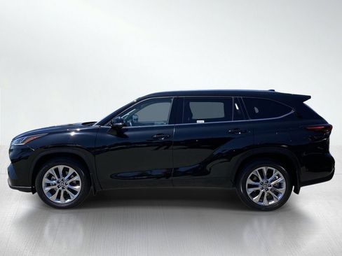 Used 2024 Toyota Highlander Limited AWD/4WD image 2