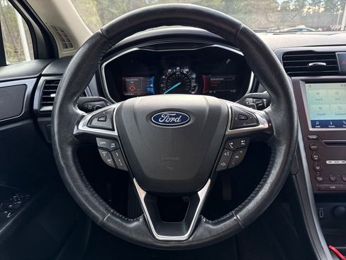 Used 2020 Ford Fusion Titanium image 18