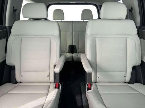 New 2026 Hyundai Santa Fe Limited AWD/4WD image 16