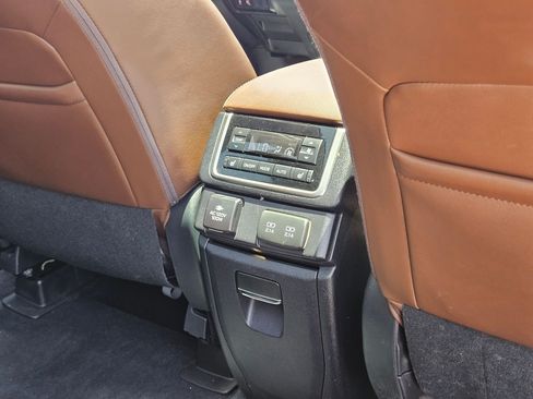 Used 2021 Subaru Ascent Touring w/ Popular Package #2A AWD/4WD image 26