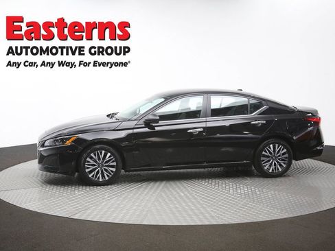 Used 2025 Nissan Altima 2.5 SV FWD image 58