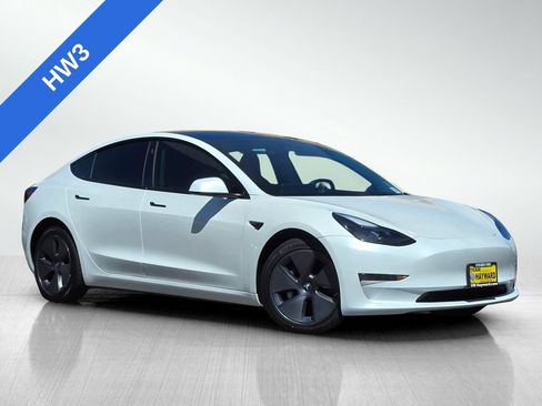 Used 2023 Tesla Model 3 Standard Range RWD image 2