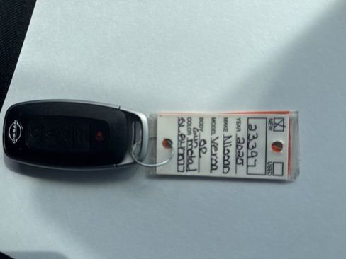 New 2025 Nissan Versa SR w/ Trunk Package image 27