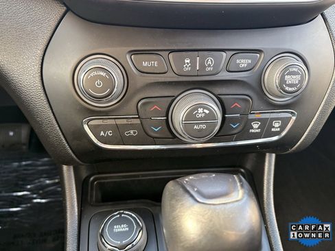 Used 2022 Jeep Cherokee Latitude Lux image 18