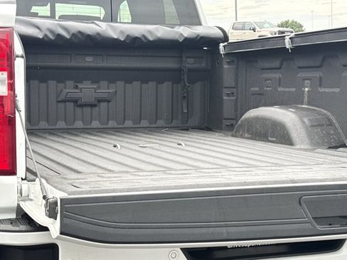 Used 2022 Chevrolet Silverado 2500 LTZ w/ Z71 Chrome Sport Edition AWD/4WD image 11