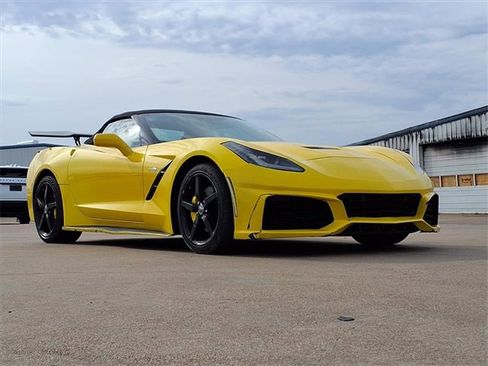 Used 2014 Chevrolet Corvette Stingray Convertible w/ 3LT Preferred Equipment Group image 3