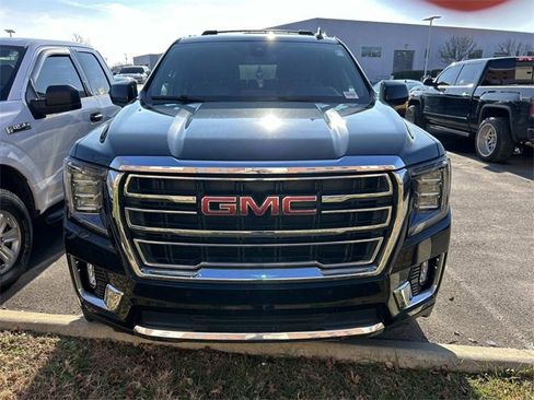 Used 2021 GMC Yukon XL SLT image 2