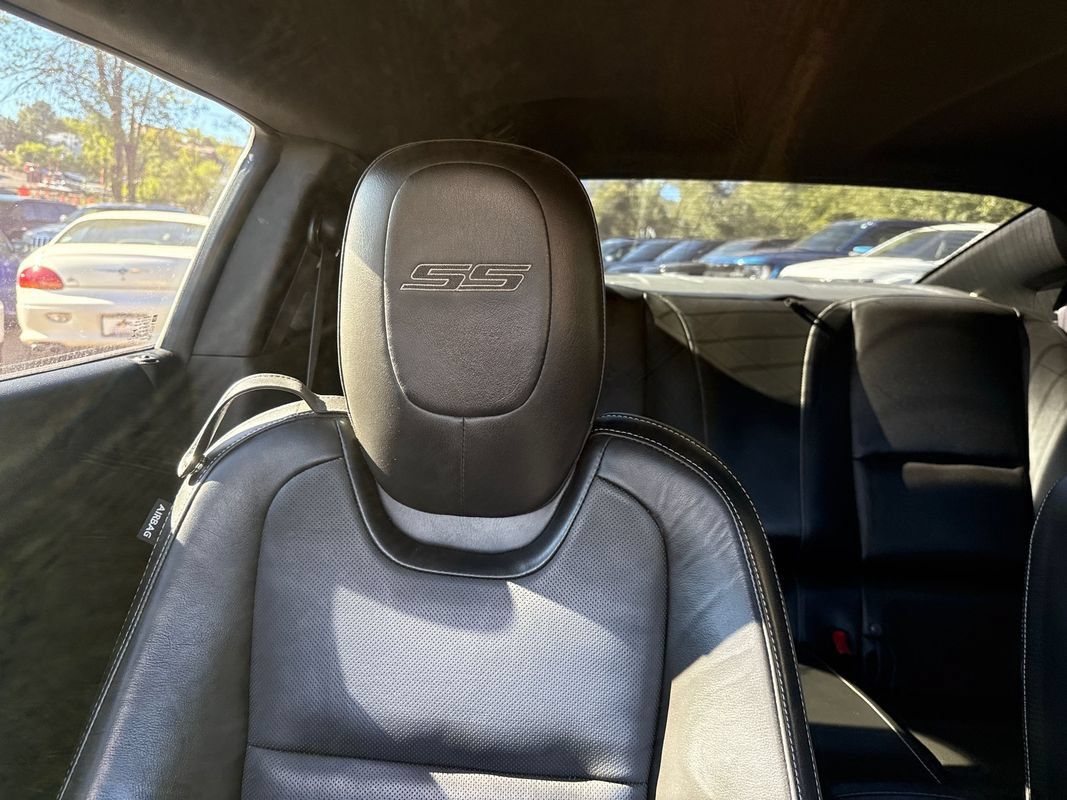 Used 2015 Chevrolet Camaro SS RWD image 25