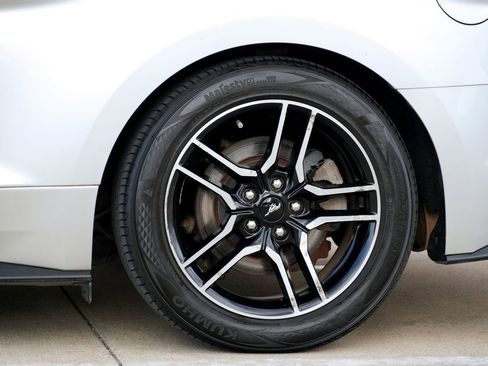 Used 2019 Ford Mustang Premium RWD image 26