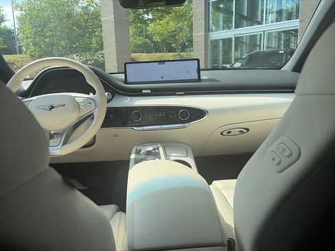 Used 2023 Genesis Electrified GV70 AWD/4WD image 5