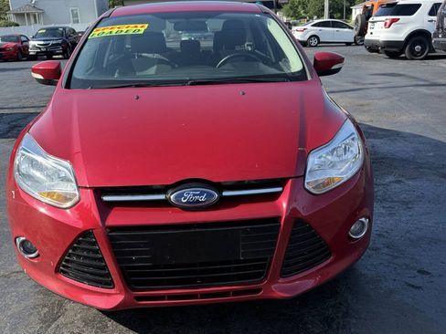 Used 2012 Ford Focus SE FWD image 2