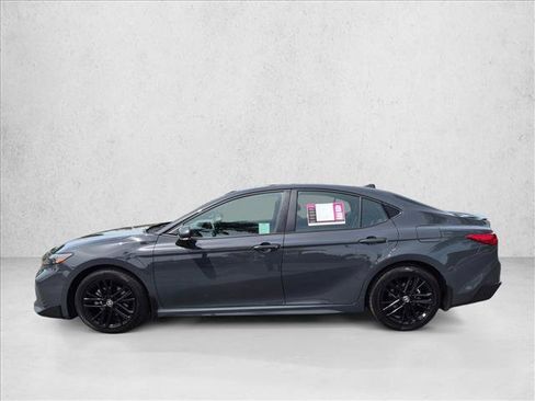 Used 2026 Toyota Camry SE FWD image 9