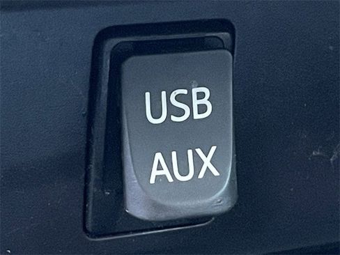 Used 2015 Toyota Tundra SR5 w/ SR5 Upgrade Package image 19