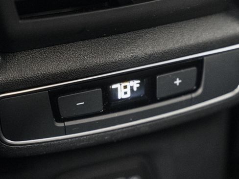 Used 2024 Audi Q4 e-tron Premium image 25