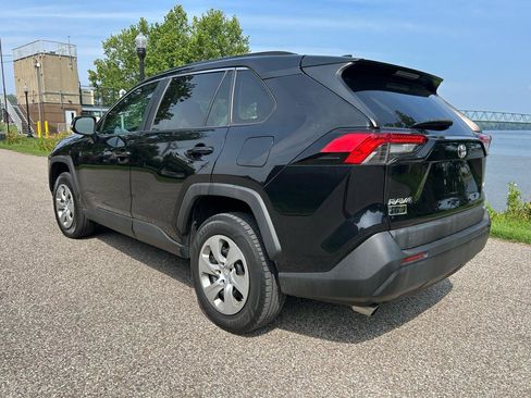 Used 2021 Toyota RAV4 LE AWD/4WD image 3