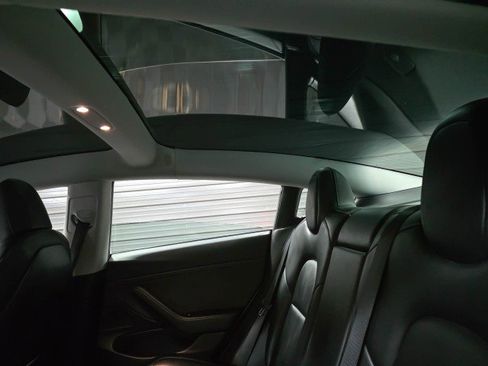 Used 2018 Tesla Model 3 Long Range image 17