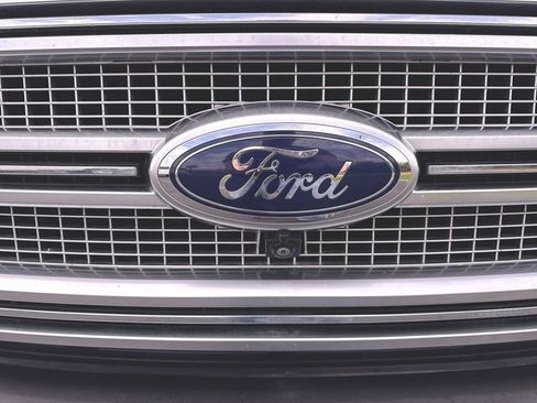 Used 2017 Ford F150 Platinum w/ Equipment Group 701A Luxury AWD/4WD image 32
