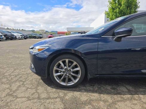 Used 2018 MAZDA MAZDA3 Grand Touring FWD image 6