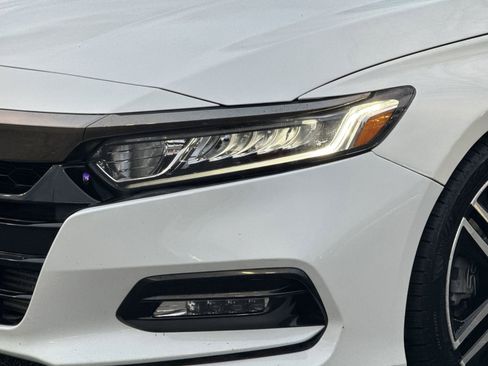 Used 2019 Honda Accord Sport image 6