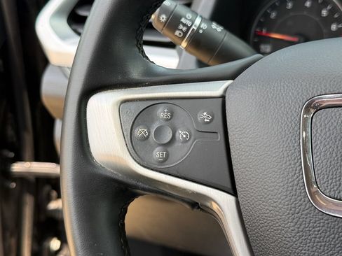 Used 2023 GMC Acadia SLT AWD/4WD image 16
