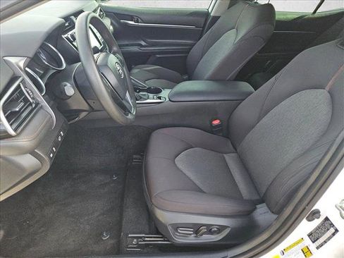 Used 2020 Toyota Camry LE image 20