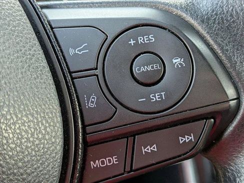 Used 2021 Toyota RAV4 XLE w/ Carpet Mat Package (TMS) AWD/4WD image 12