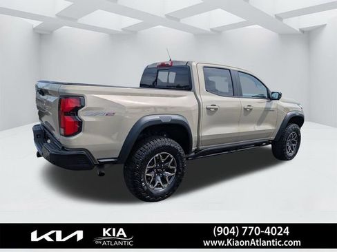 Used 2024 Chevrolet Colorado ZR2 w/ ZR2 Convenience Package III AWD/4WD image 3