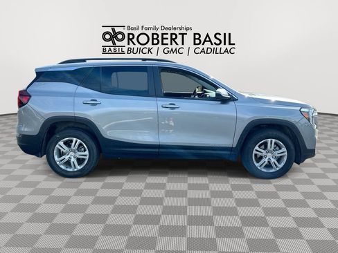 Used 2024 GMC Terrain SLE AWD/4WD image 9