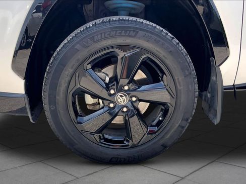 Used 2021 Toyota RAV4 XSE AWD/4WD image 11
